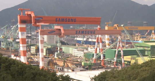 삼성중공업이 국내 조선3사 중 가장 빠른 속도로 연간 수주 목표에 다가서고 있다. 사진은 삼성중공업 거제조선소 전경. <연합뉴스>